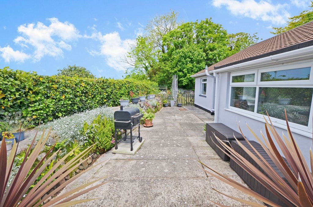 Property photo 3 of 24