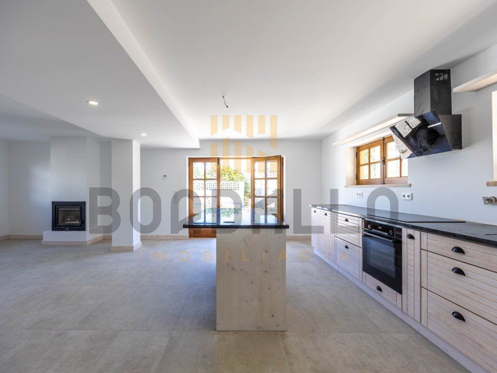 Property photo 3 of 39
