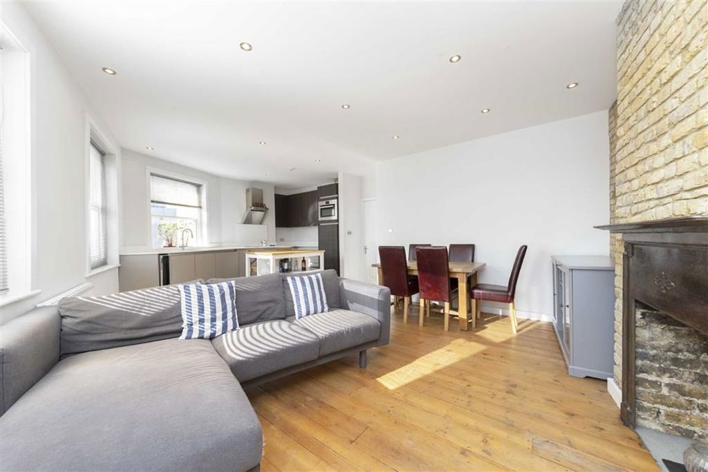 Property photo 2 of 7