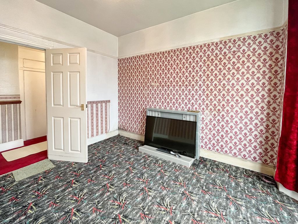 Property photo 3 of 19 Photo 4