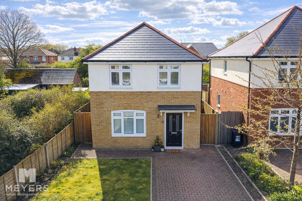 Property photo 1 of 18