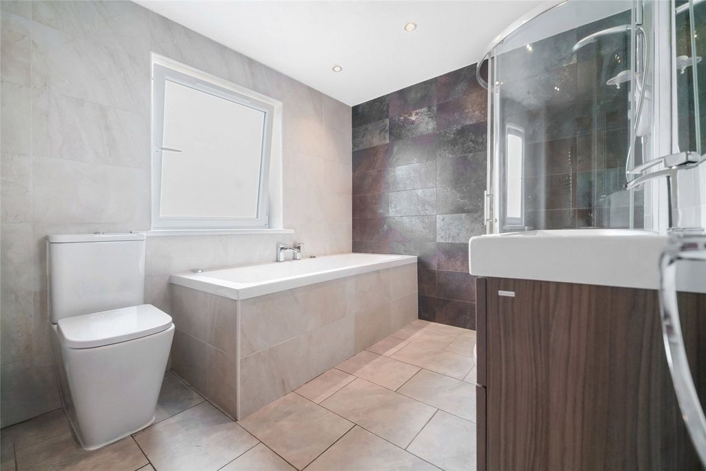 Property photo 3 of 21 Picture No. 13
