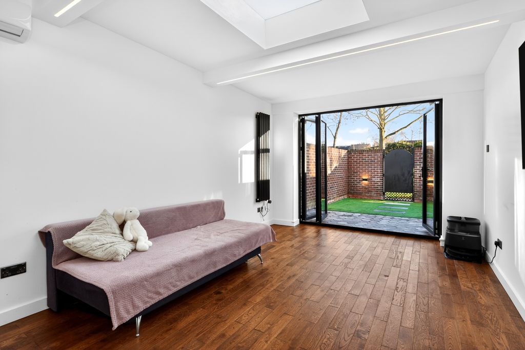 Property photo 3 of 16