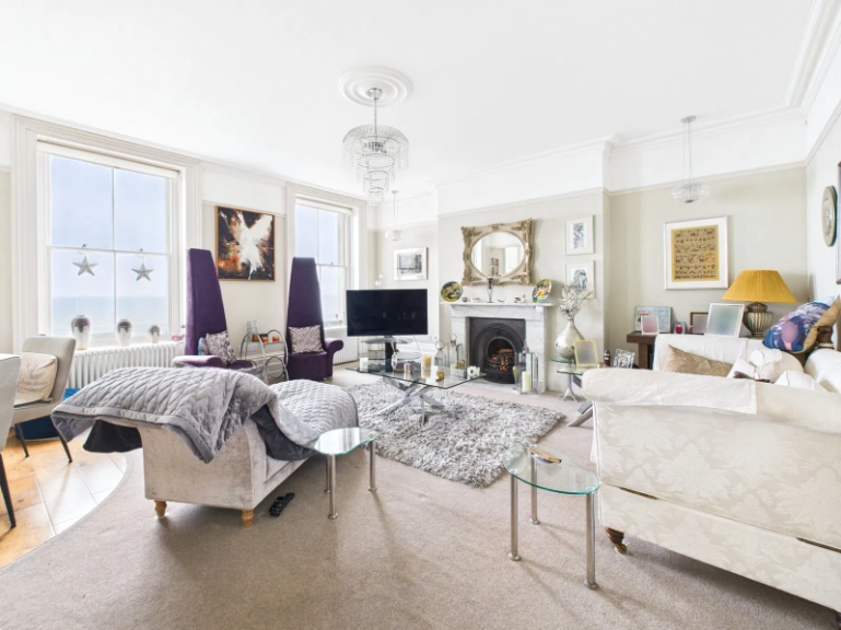 Property photo 3 of 18 3