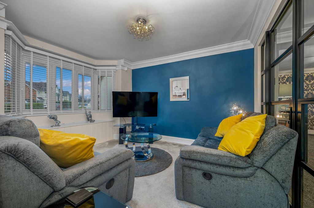 Property photo 2 of 26