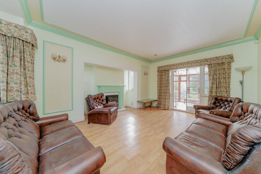 Property photo 3 of 25