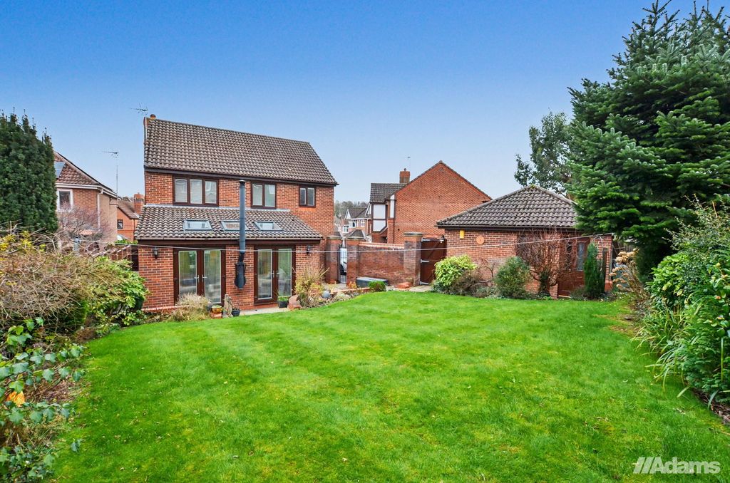 Property photo 1 of 32