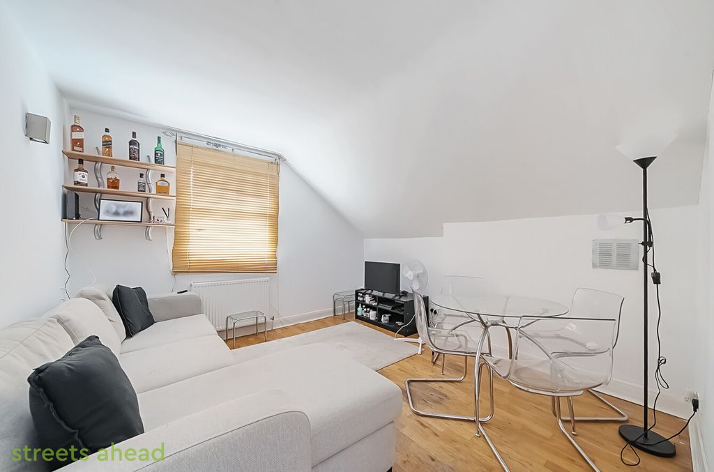 Property photo 2 of 14 Beb3720c-Ea05-4B0...