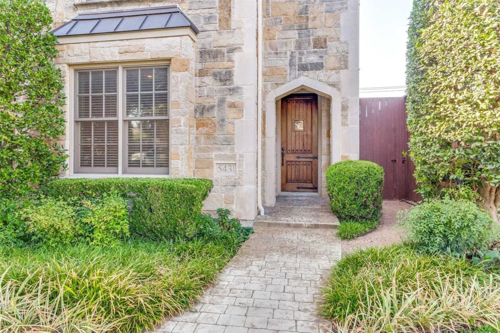 Property photo 2 of 25 <Alttext/>
