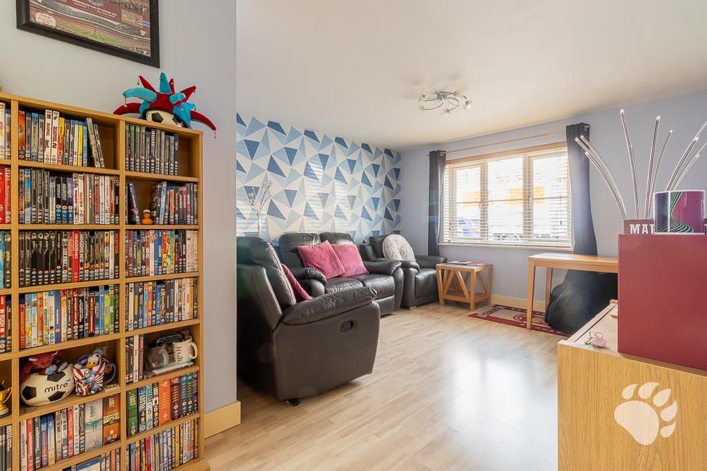 Property photo 2 of 10 Lounge