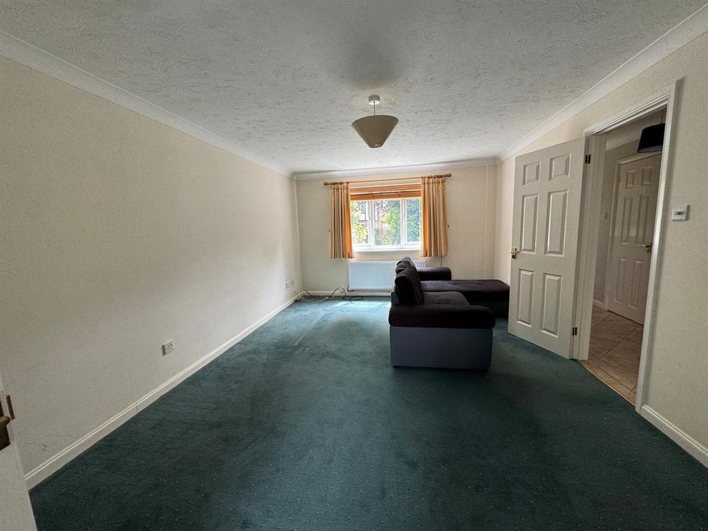 Property photo 3 of 13 Living Room.Jpg