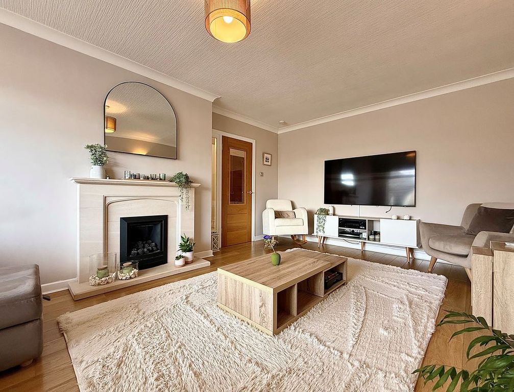 Property photo 3 of 25 Photo 2