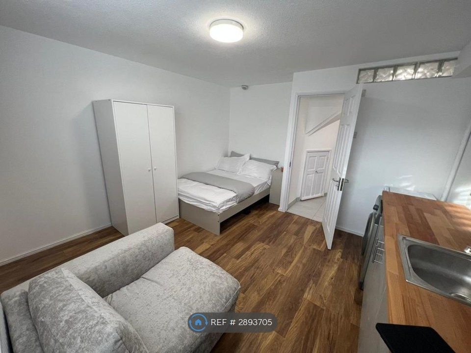 Property photo 1 of 5