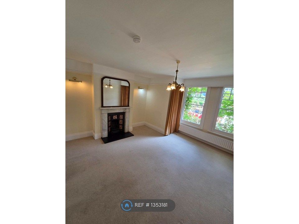 Property photo 3 of 19 Sitting Room