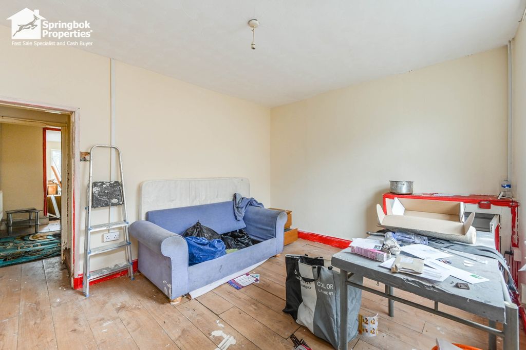 Property photo 3 of 18 Image 2