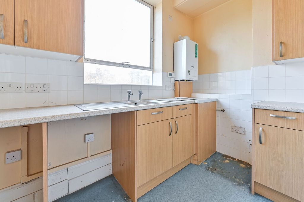 Property photo 1 of 4