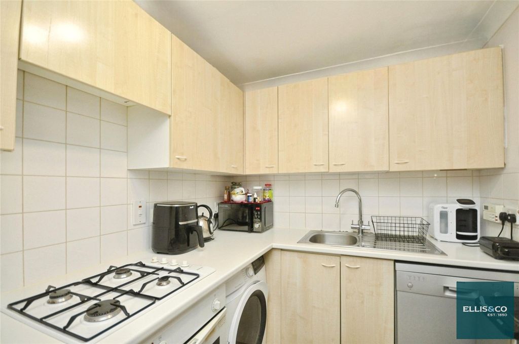 Property photo 3 of 7 Picture No. 06