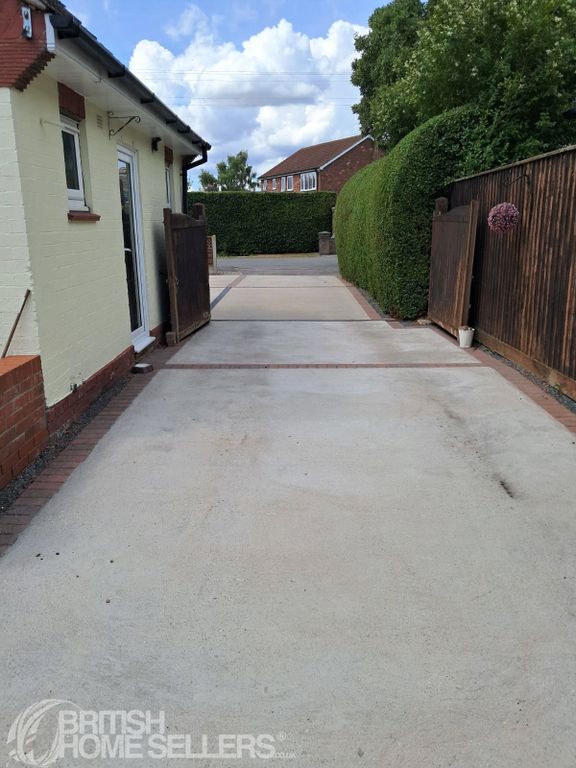 Property photo 2 of 21 Picture No. 33
