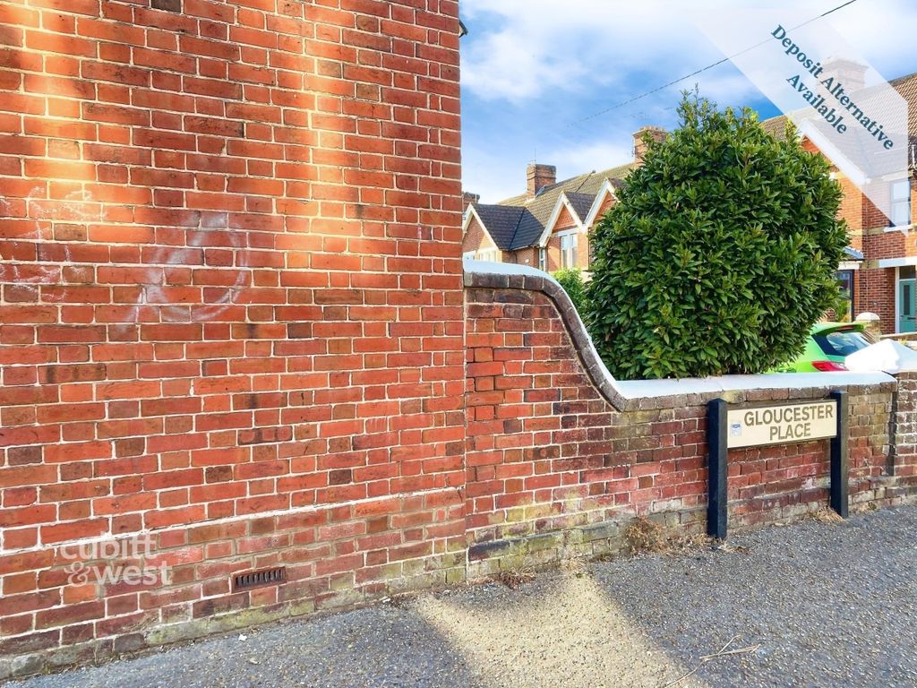 Property photo 2 of 2 42 Gloucester Pla...