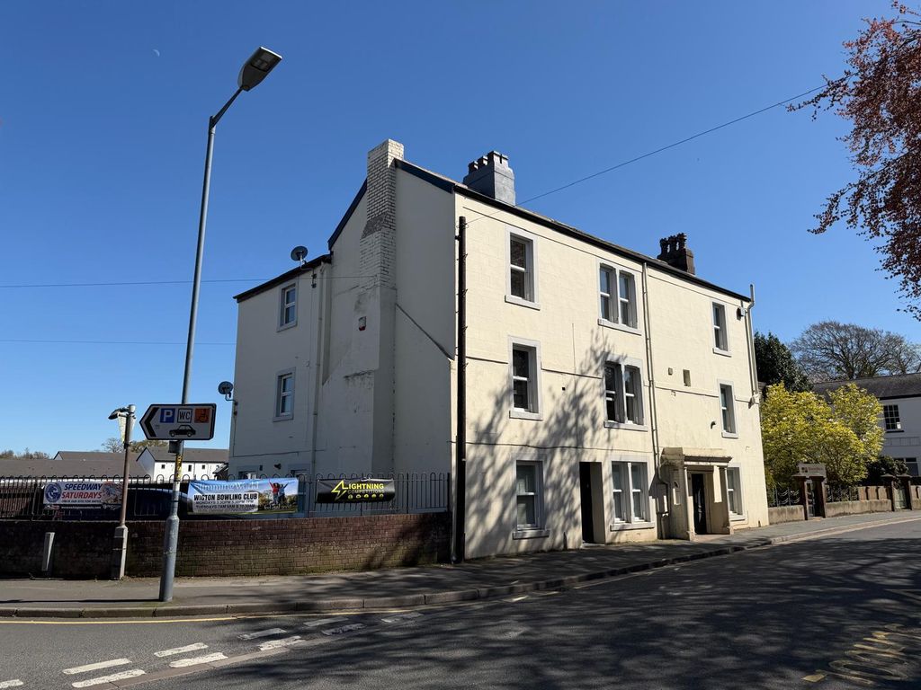 Property photo 1 of 37