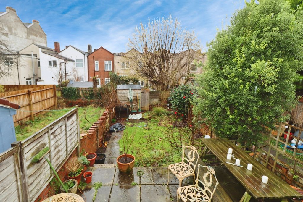 Property photo 2 of 19 Pbox-Img.Jpg