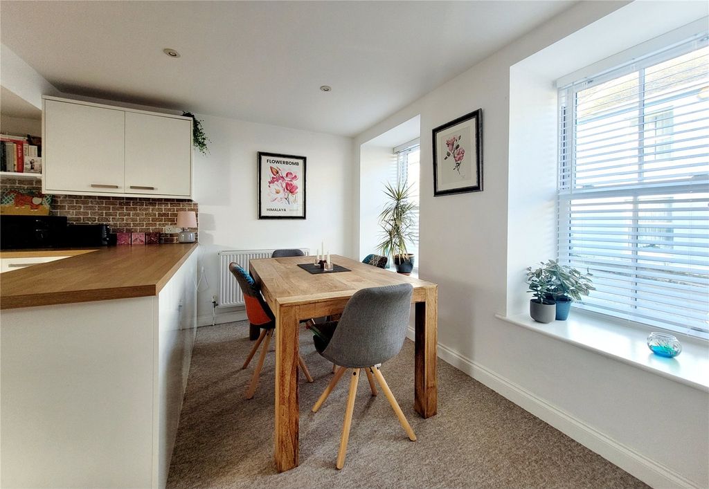 Property photo 3 of 28 Picture No. 3