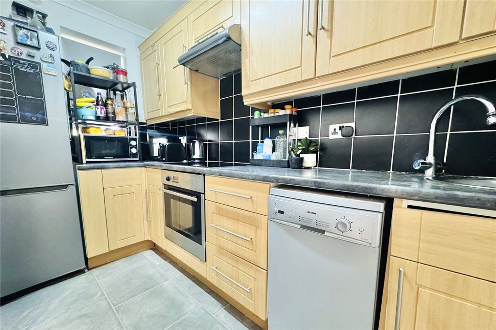 Property photo 3 of 8 Picture No. 02