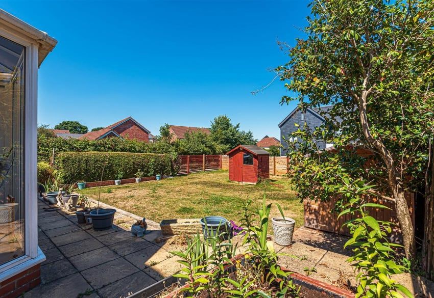 Property photo 3 of 18 Garden