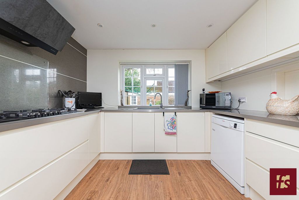 Property photo 3 of 30