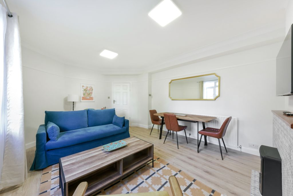 Property photo 2 of 8 Picture No. 13