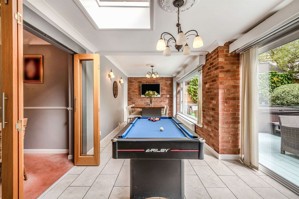 Property photo 2 of 16