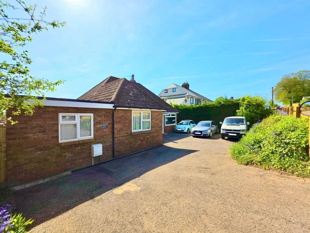 Property photo 2 of 35