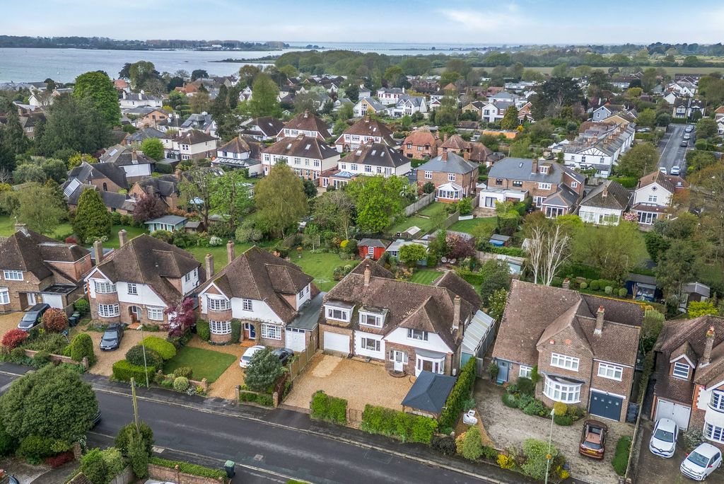 Property photo 1 of 24