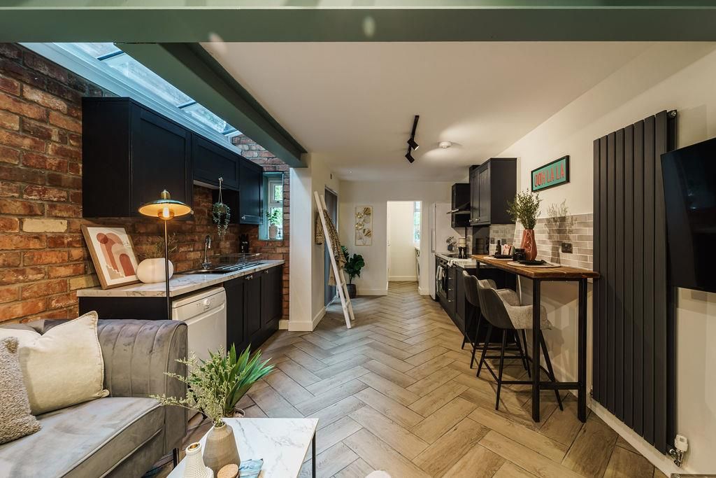 Property photo 3 of 24 002-A7R02397-Hdr.Jpg