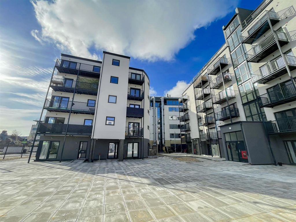 Property photo 1 of 14 5-22598075-c7Ba-4c1E-8752-2052F359d9F3.Jpg