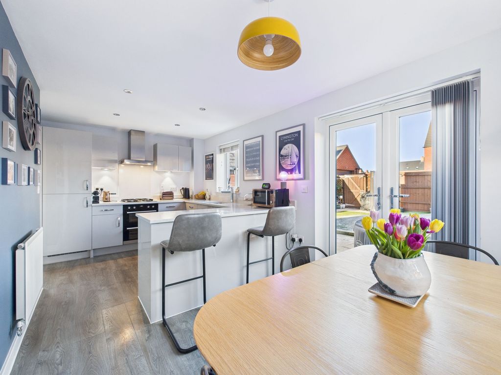 Property photo 3 of 31