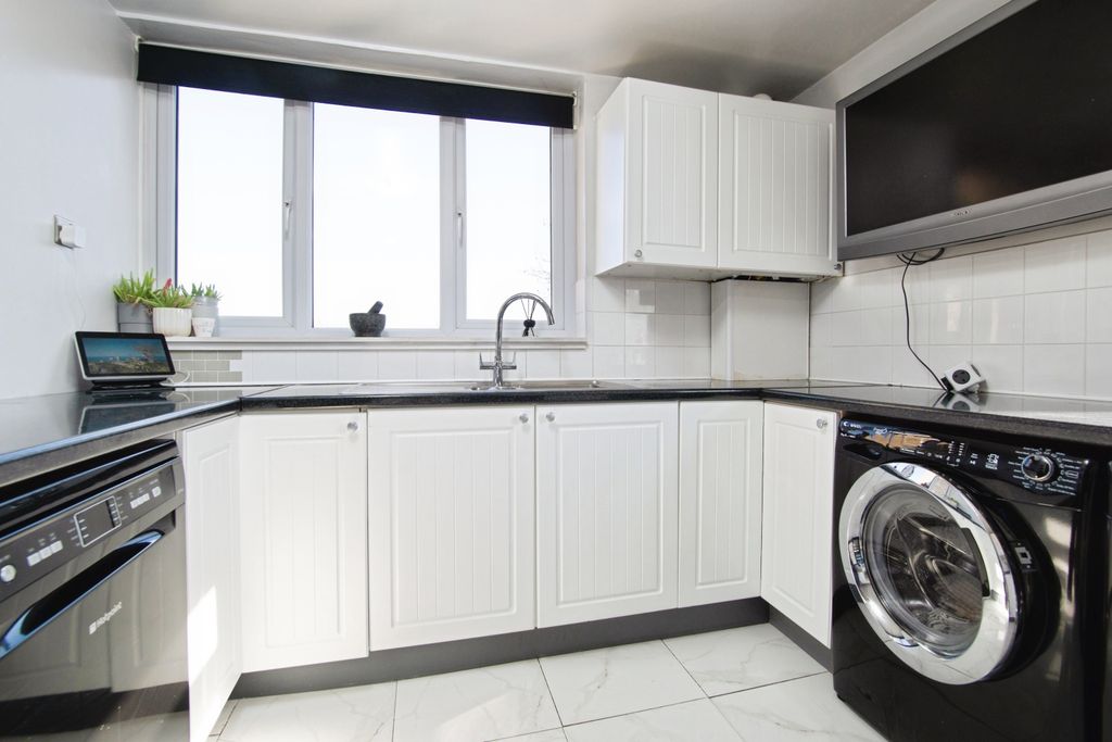 Property photo 3 of 20 Dsc08493