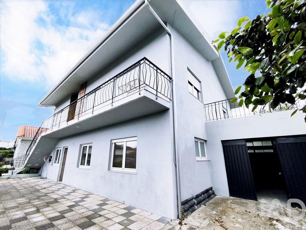 Property photo 1 of 40