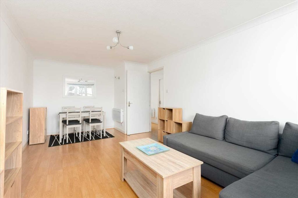 Property photo 3 of 11 Diner