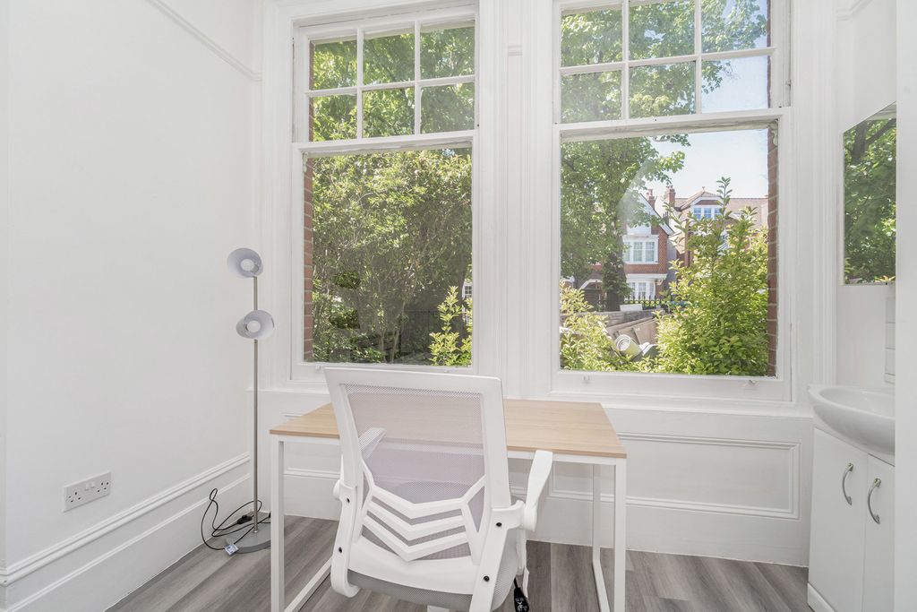 Property photo 3 of 13 Pbox-Img.Jpg