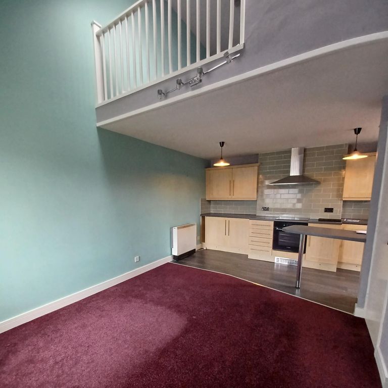 Property photo 3 of 7 Living Room