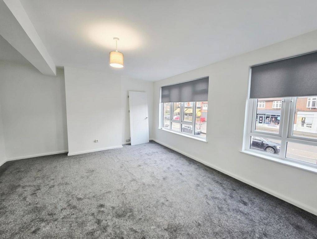 Property photo 1 of 7 Photo 4