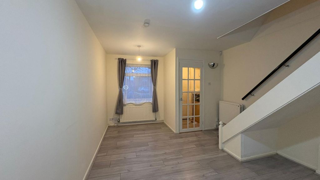 Property photo 1 of 12 2 Bedroom House Available For Rent In Beckton!