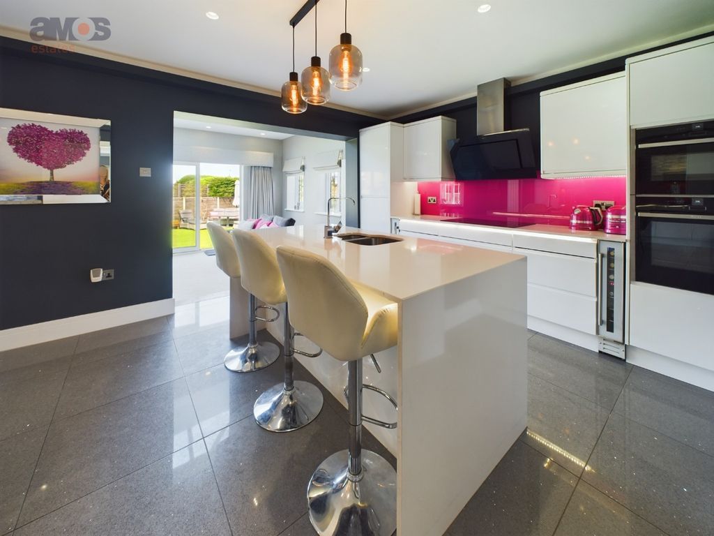 Property photo 3 of 31 4280474