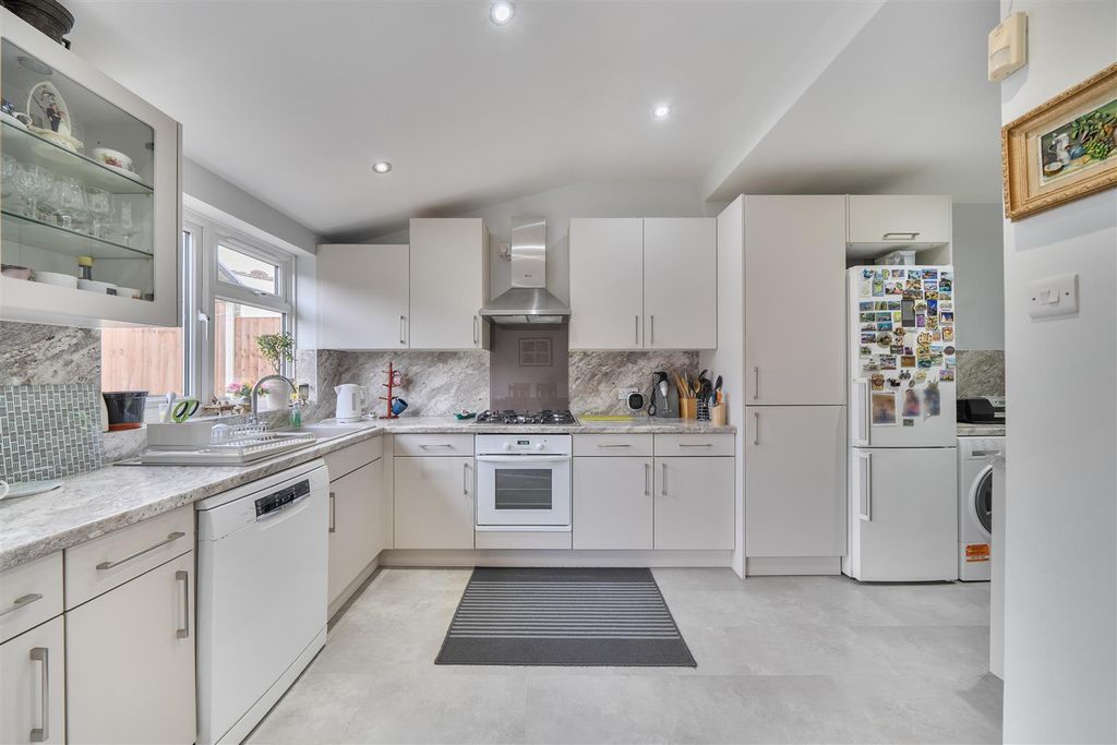 Property photo 2 of 20 1410846-1-698F593387542.Jpg