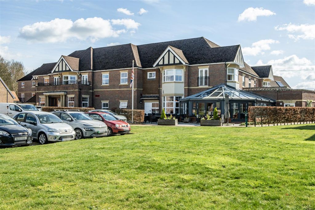 Property photo 2 of 23 1432190-4-69c532F24Ccf9.Jpg