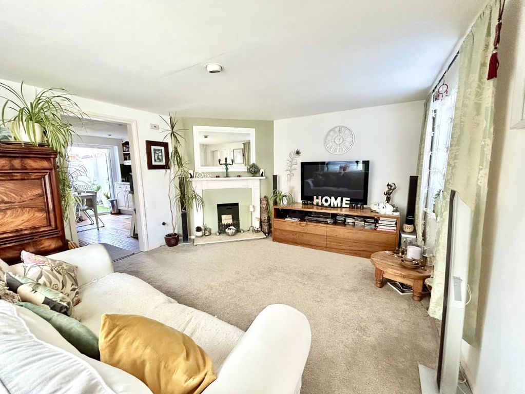 Property photo 3 of 8