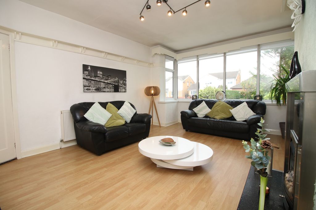 Property photo 2 of 23