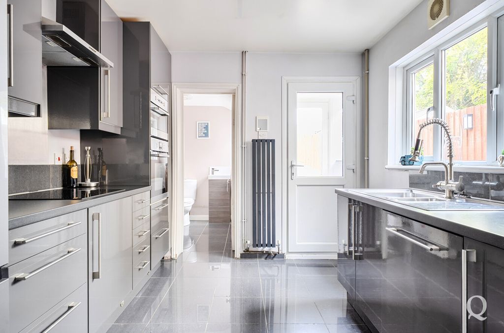 Property photo 1 of 20 6d72052A-24Af-481...