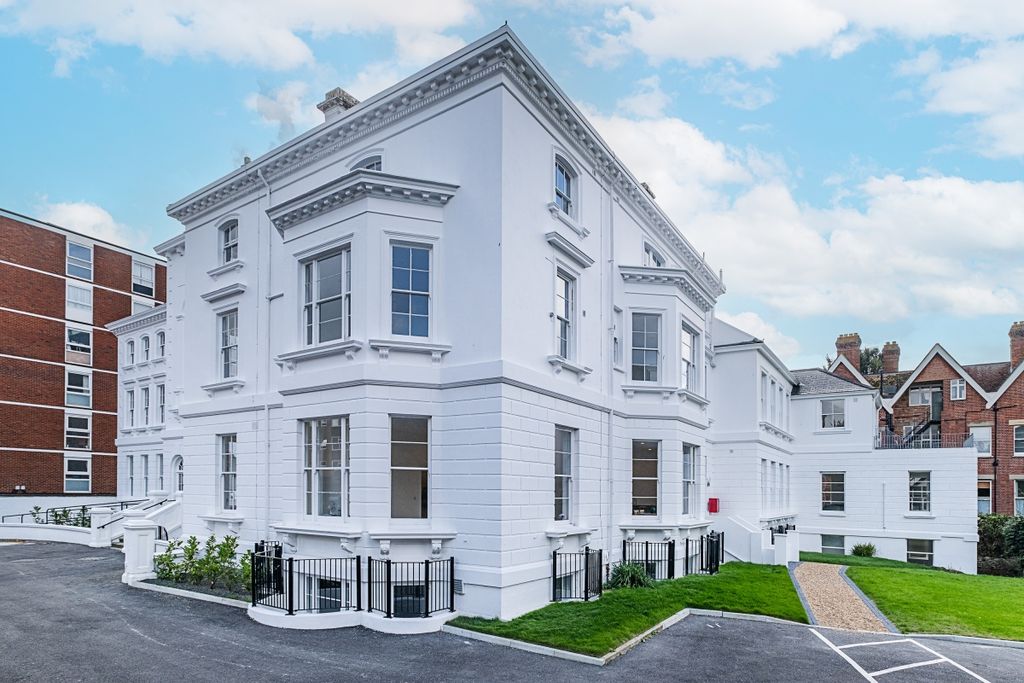 Property photo 1 of 8 2-Esperance-House...